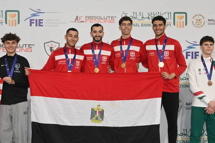 وزير الرياضة يهنئ منتخب الناشئين بذهبية كأس العالم لسيف المبارزة بالعاصمة الإدارية الجديدة*